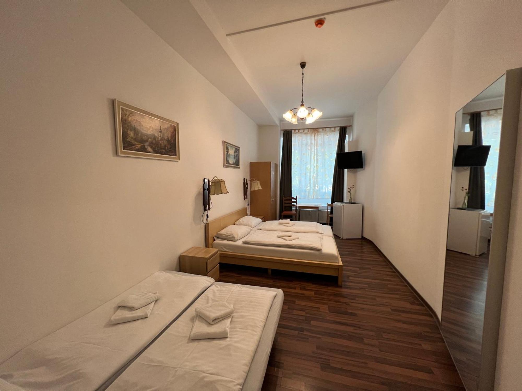 Hotel-Pension Spree Berlin Exterior photo