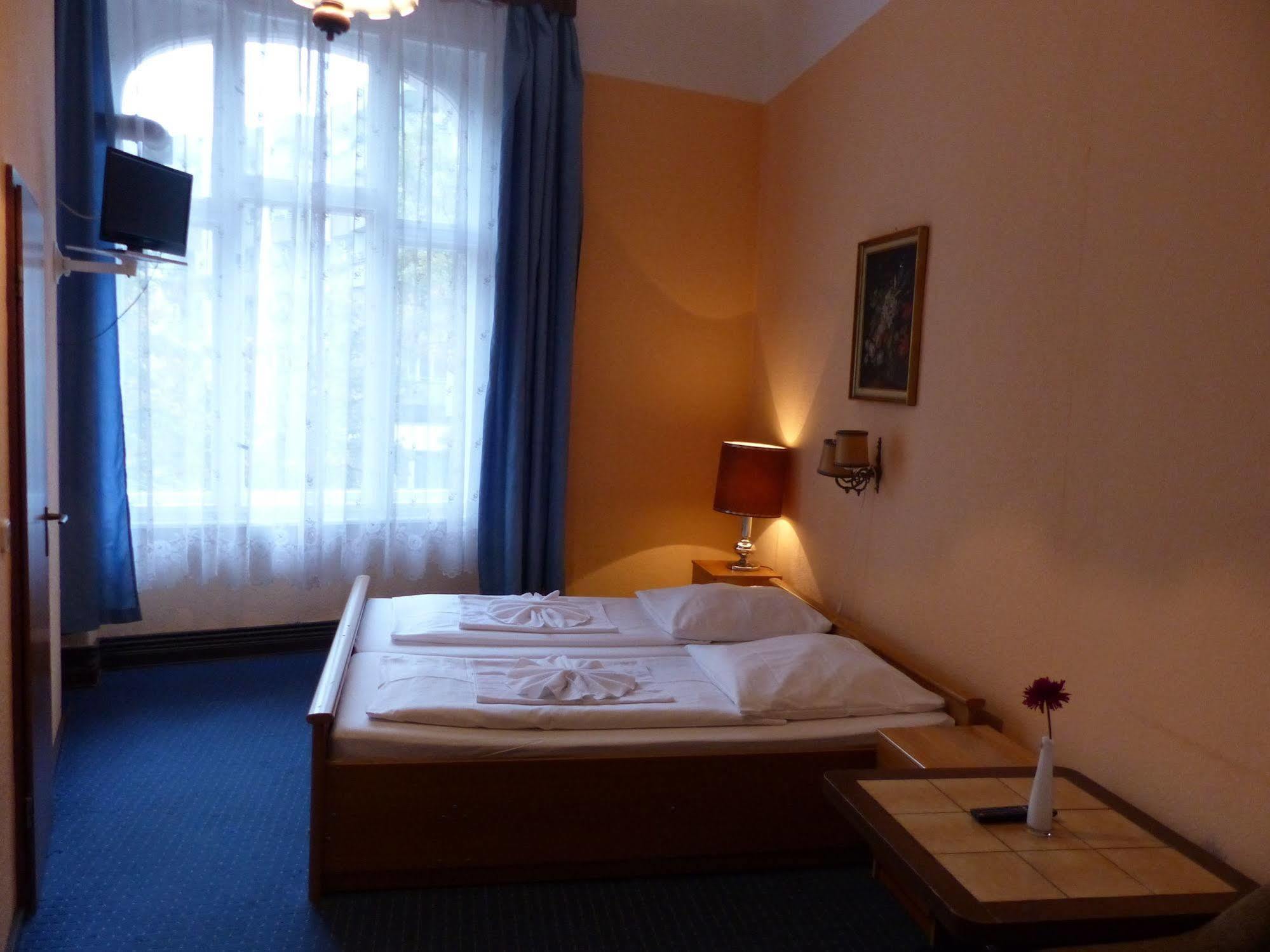 Hotel-Pension Spree Berlin Exterior photo